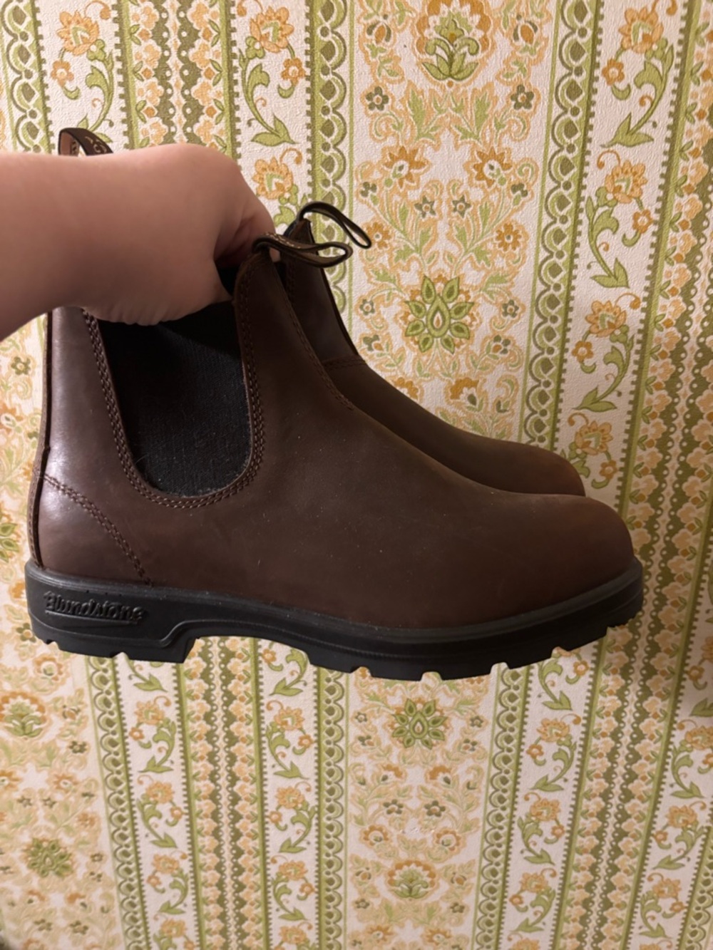 Blundstone Brown Chelsea Booties with Black Elastic Panels - Picture 4 of 6